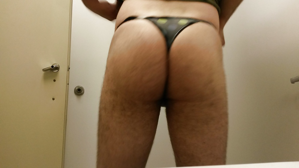 Bragas en el trabajo 
 #36424161