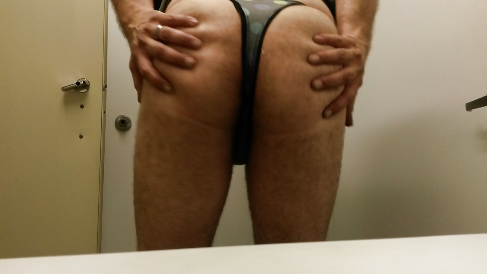 Bragas en el trabajo 
 #36424163