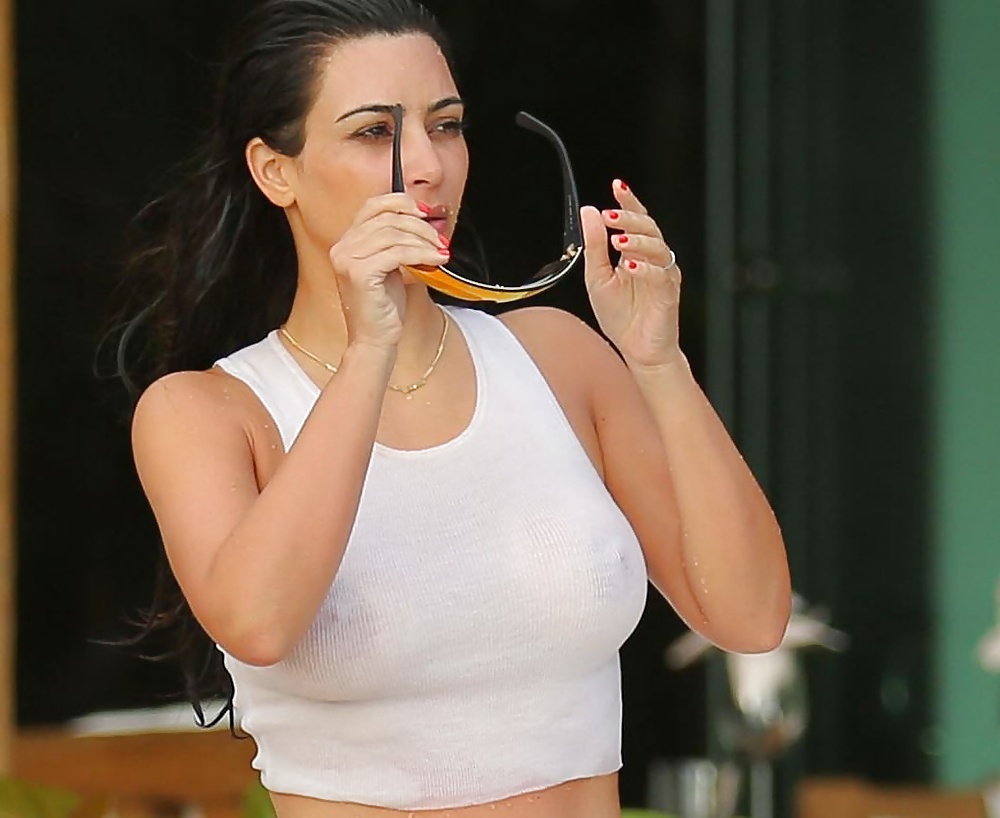 Kim kardashian - questo slut ha bisogno di una scopata dura !!!
 #28225629