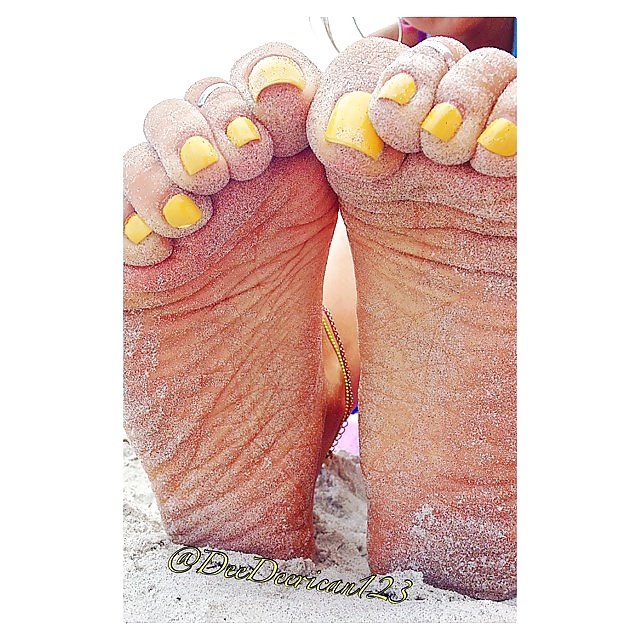 Dee Dee's Plump toes and soles #29987396