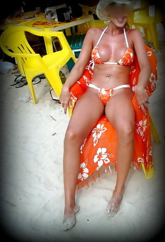 Brasileños exhibicionistas - bikinis especiales desagradables
 #36995569