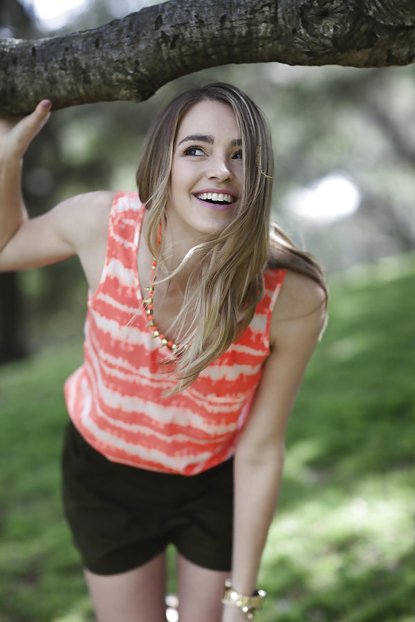 Katelyn tarver
 #33042290