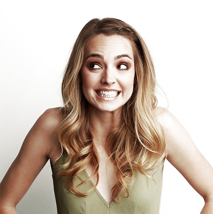 Katelyn tarver
 #33042321