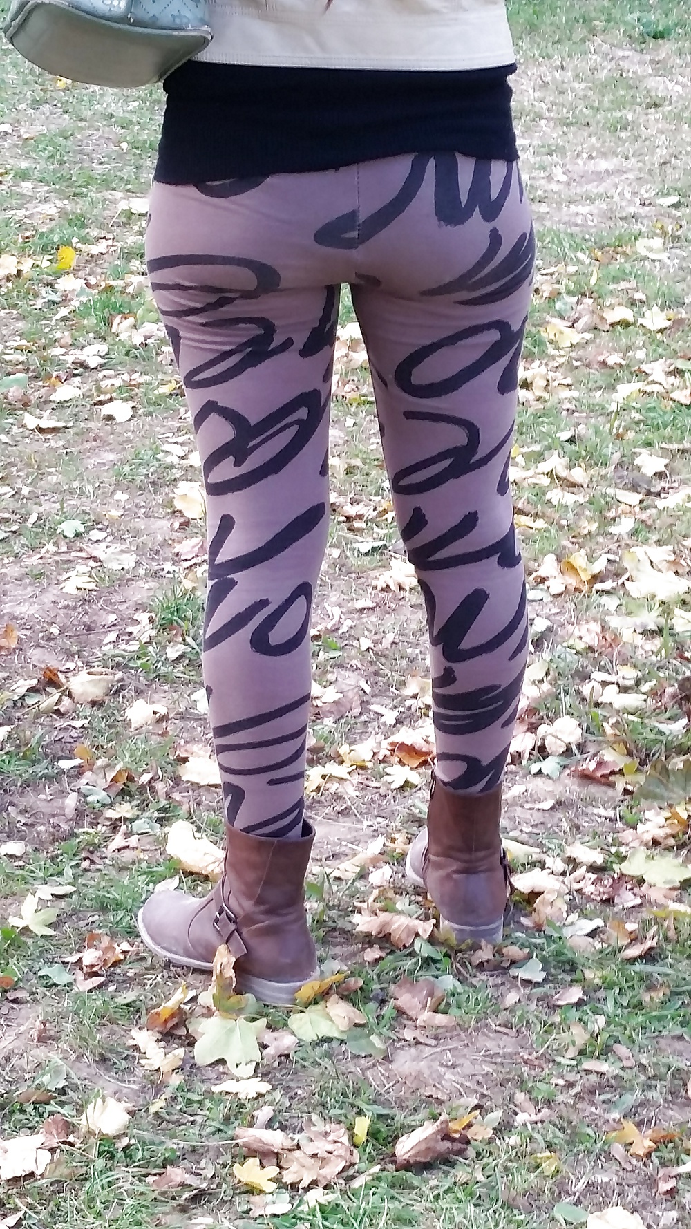 Troia in leggings  #30255039