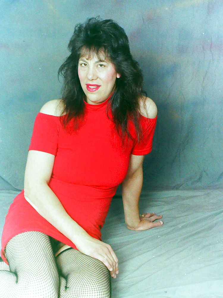 Ex-femme En Robe Rouge #25333609