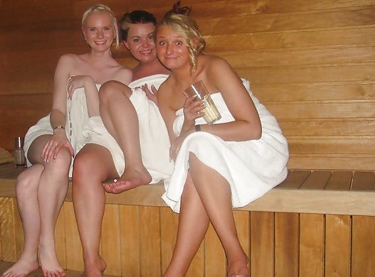 エストニアの十代の若者たち-02 ビーチでのブラジャー・パンティー・パーティー
 #40586073