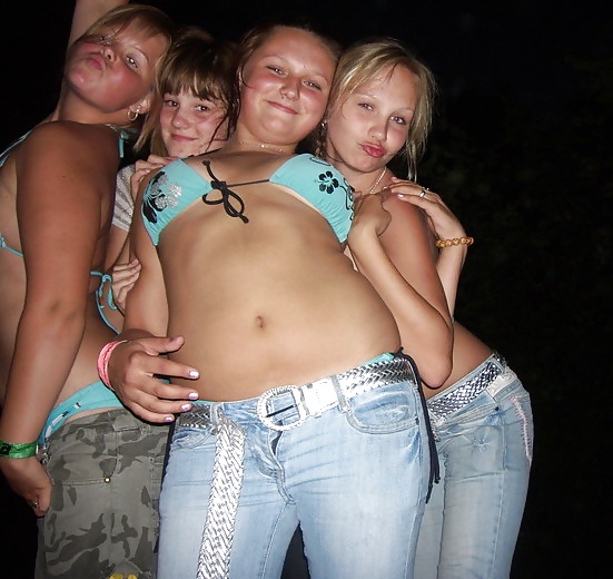 エストニアの十代の若者たち-02 ビーチでのブラジャー・パンティー・パーティー
 #40586618
