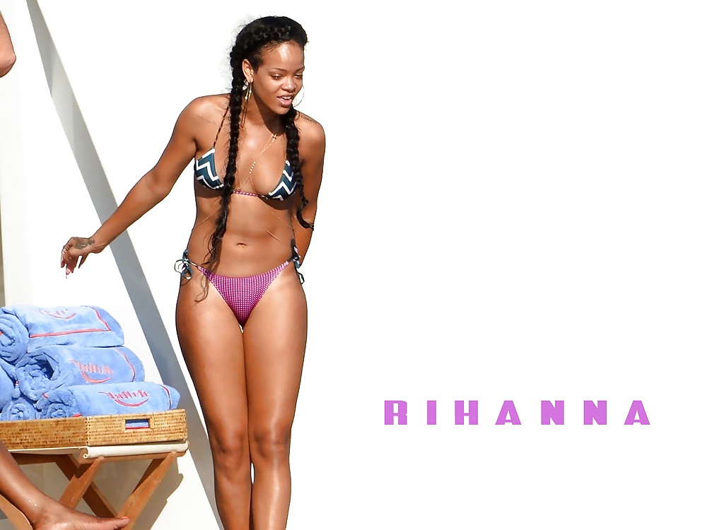 Rihanna piernas, tetas y culo en leggings (hq)
 #38870854