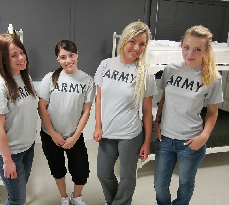 Sexy Armee Mädchen #37197309