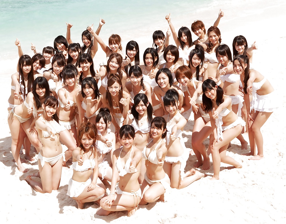 Bikini y chicas de la playa
 #30653241