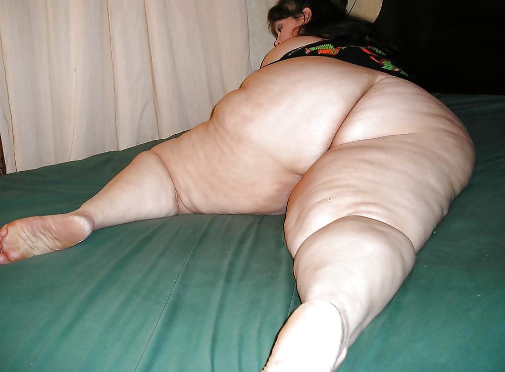 ¡Grandes culos redondos y gordos en la cama! #1
 #37659069