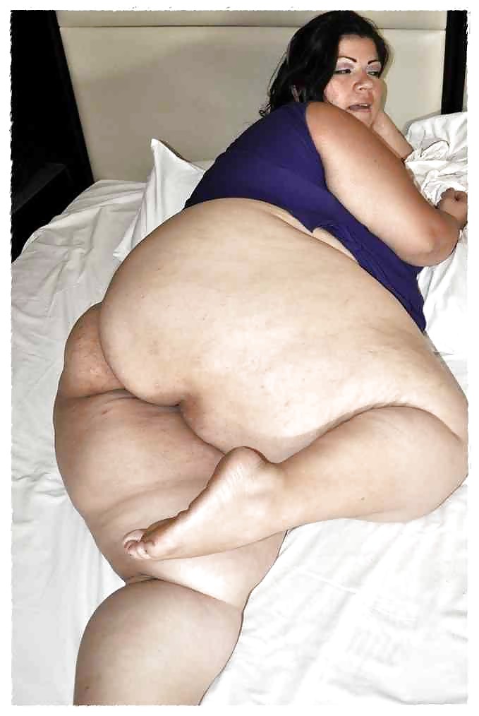 ¡Grandes culos redondos y gordos en la cama! #1
 #37659279