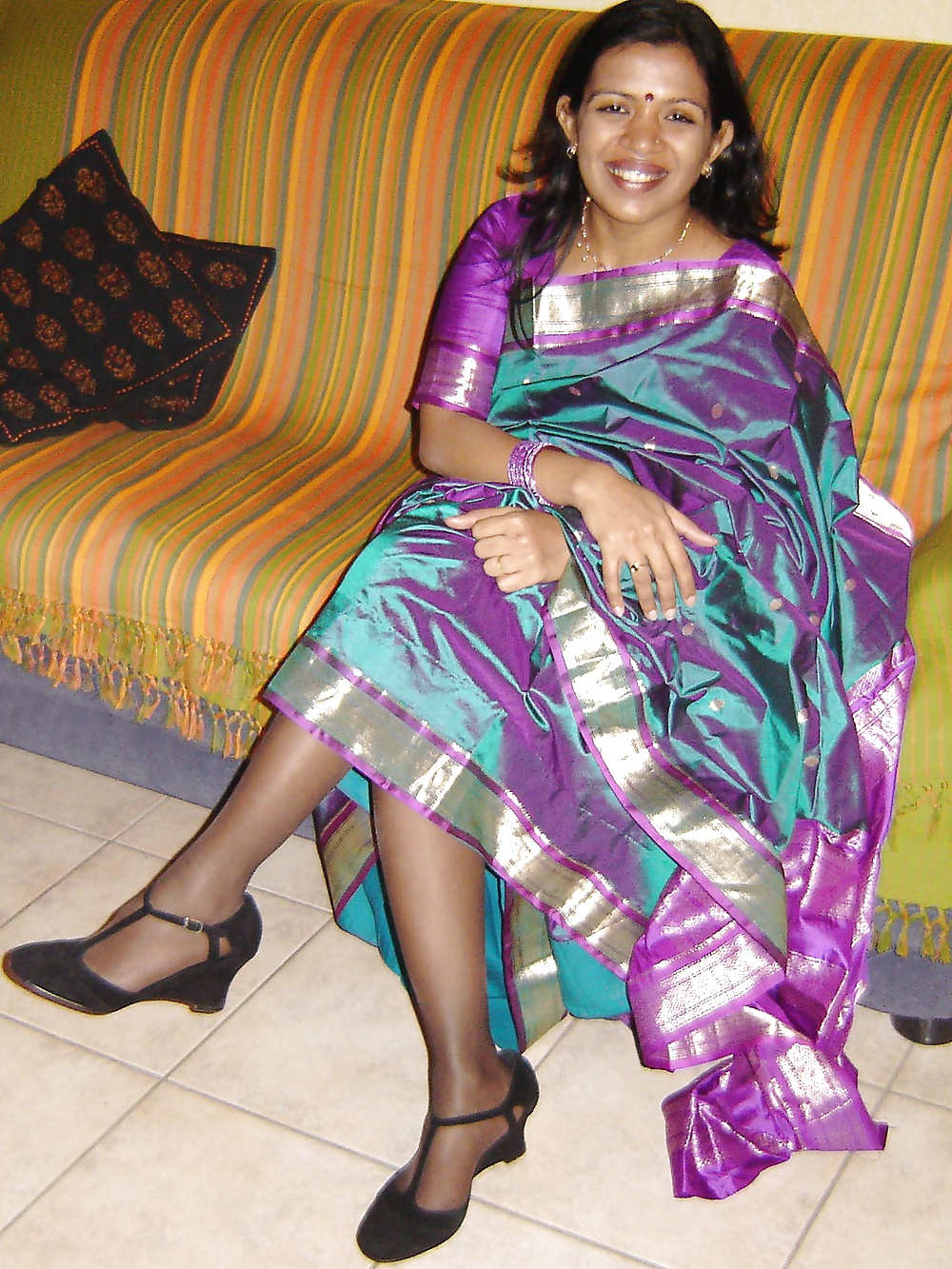 絹のサリーで私をからかうのが大好きなインドのデジーヌ
 #26337691