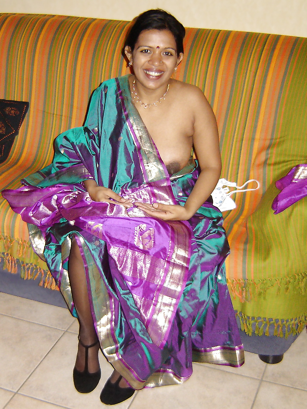 絹のサリーで私をからかうのが大好きなインドのデジーヌ
 #26337795