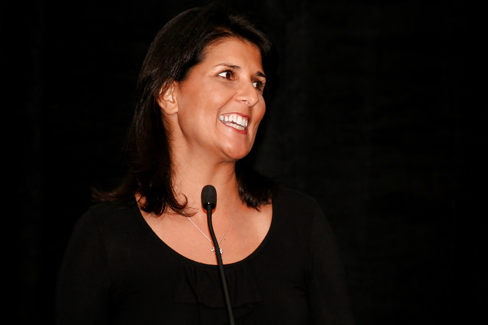 Amor masturbándose con la conservadora nikki haley
 #25274289