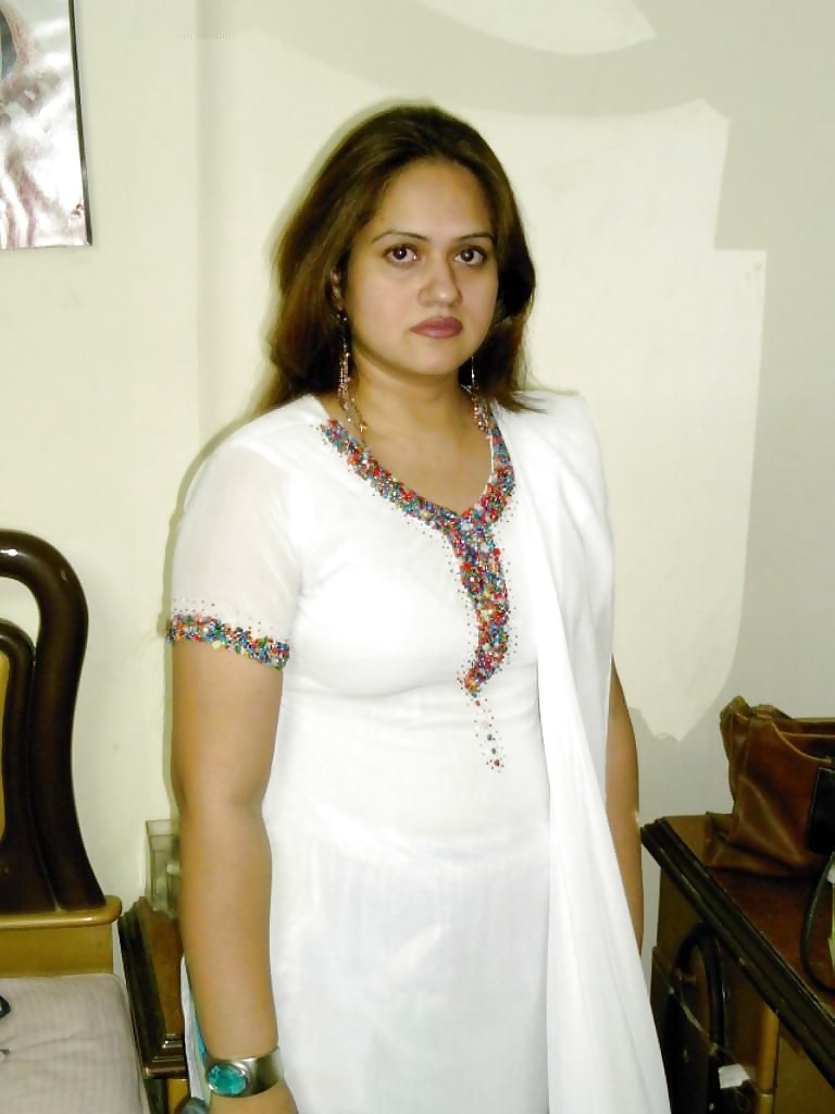 Indian Aunt Sanjo's sexy body #24902720