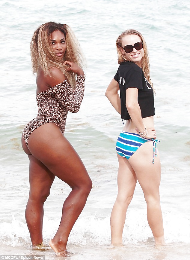Serena williams e caroline wozniacki in bikini 
 #33856864
