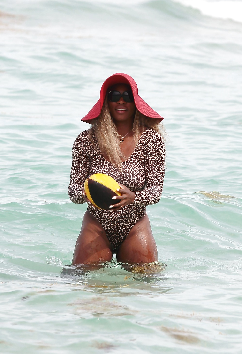 Serena williams e caroline wozniacki in bikini 
 #33856892
