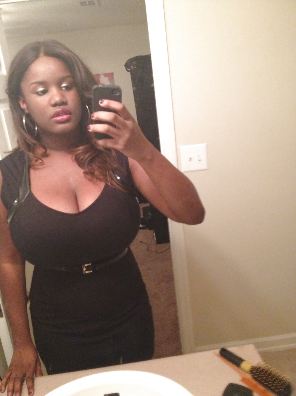 Random Hot Stuff #40254616