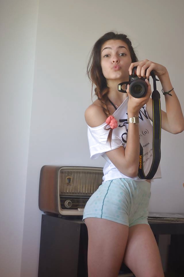 Produto nacional...esta juventude pah
 #28981626