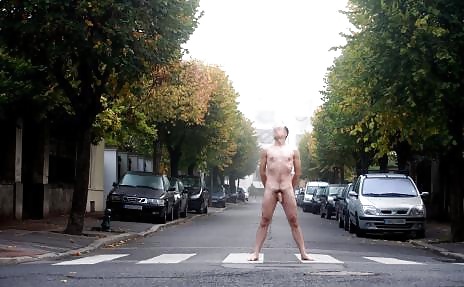 Naked in the street #23113068