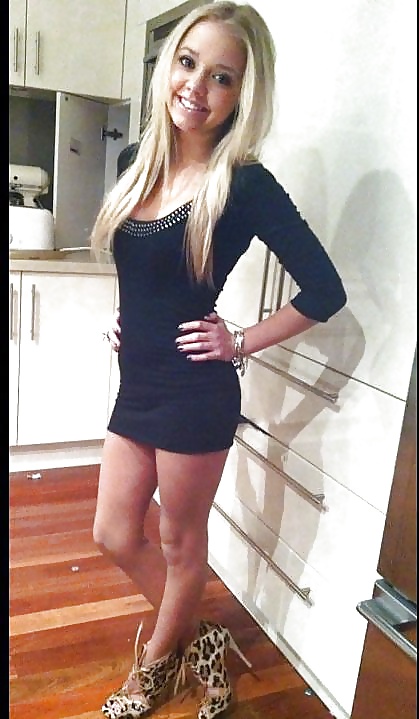 Putas en vestidos y faldas ajustadas 1
 #39000149