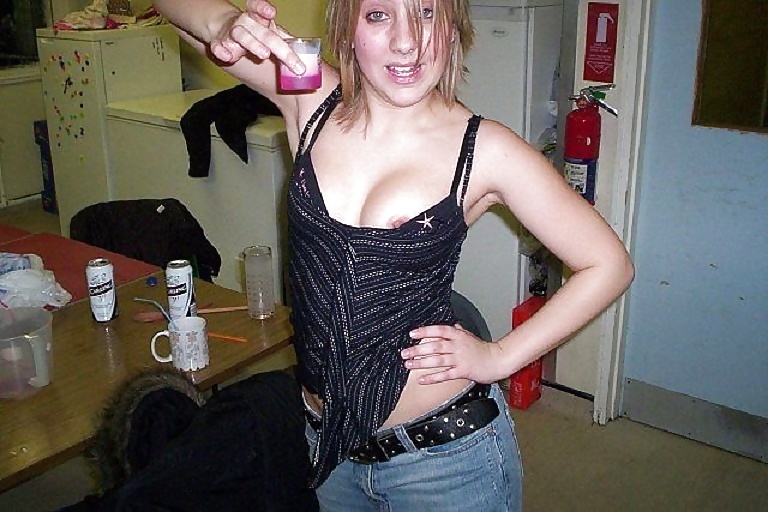 Downblouse and Nipple Slips 20 #25129130