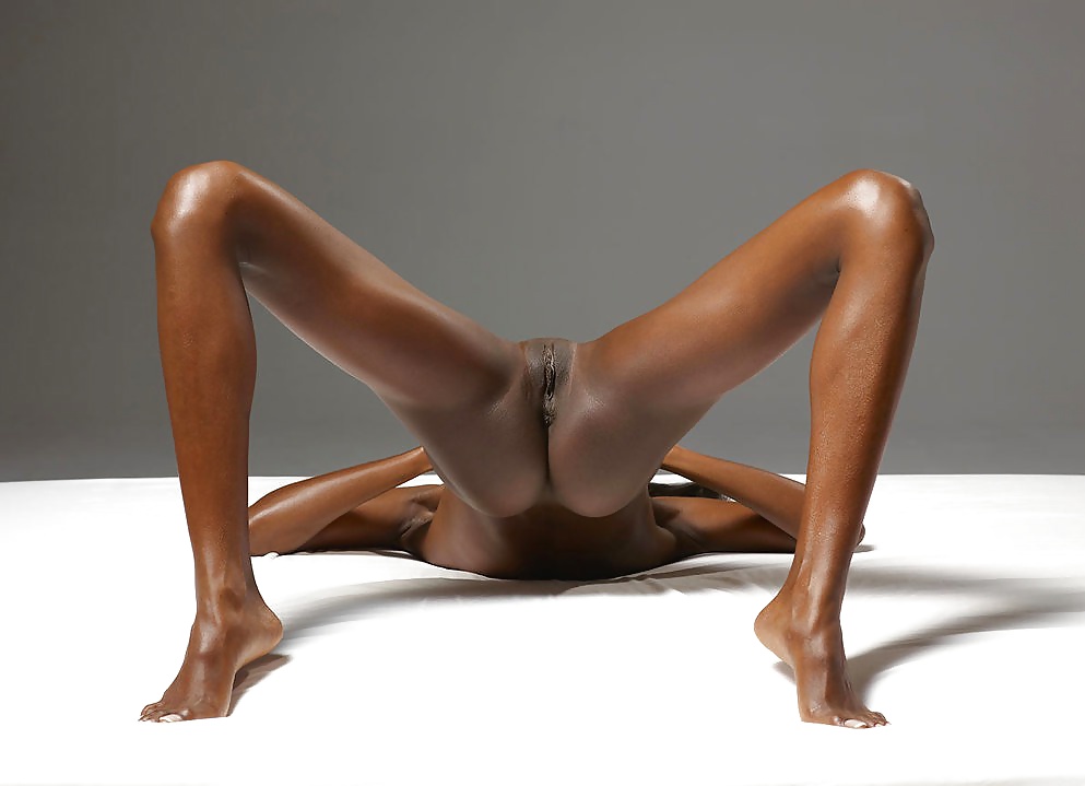彫刻的な黒人女性 2
 #24788338