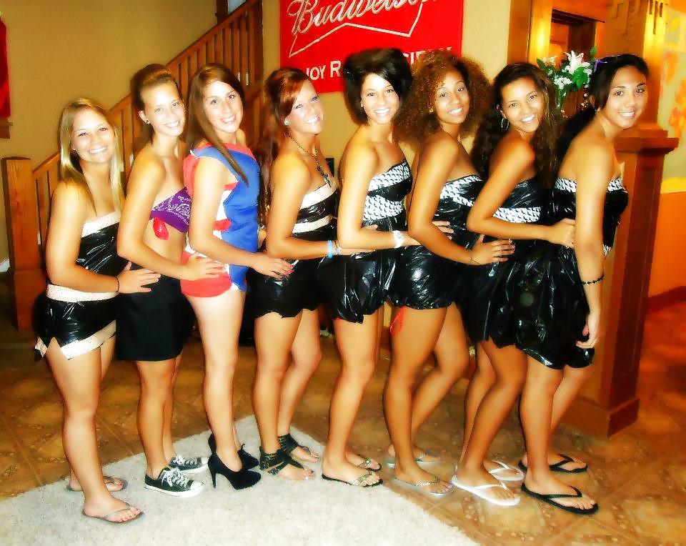 Facebook teen babes 18 girls dressed up (some bikinis) #31996613