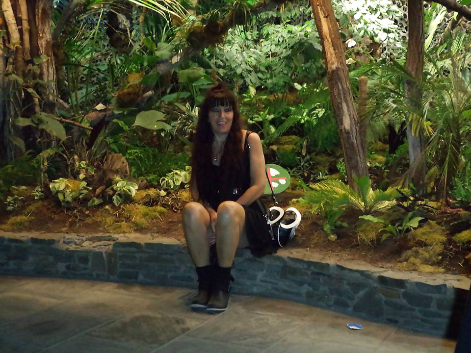 ¡Femme vieille mais toujours aussi chaude ! 
 #39734841