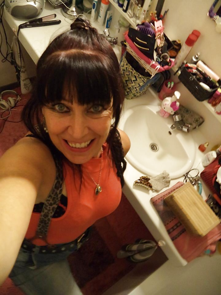 ¡Femme vieille mais toujours aussi chaude ! 
 #39734890