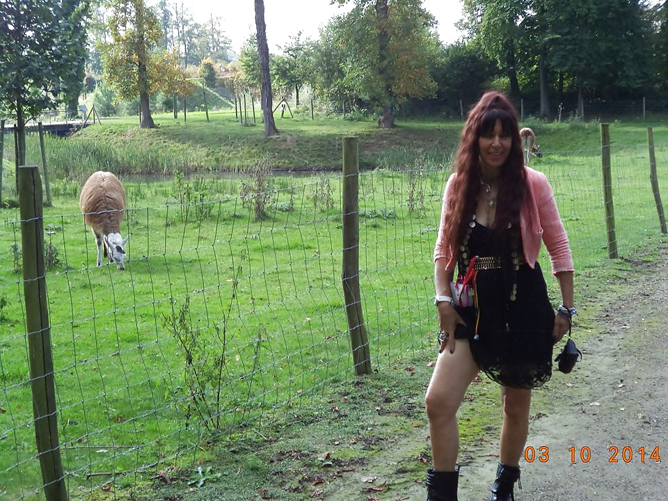 ¡Femme vieille mais toujours aussi chaude ! 
 #39734943