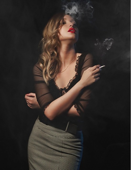 Fumando sexy 14
 #30951145