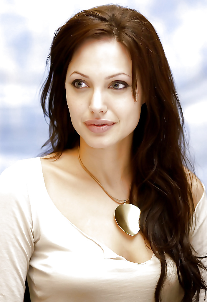 Angelina Jolie (non porno)
 #29376445