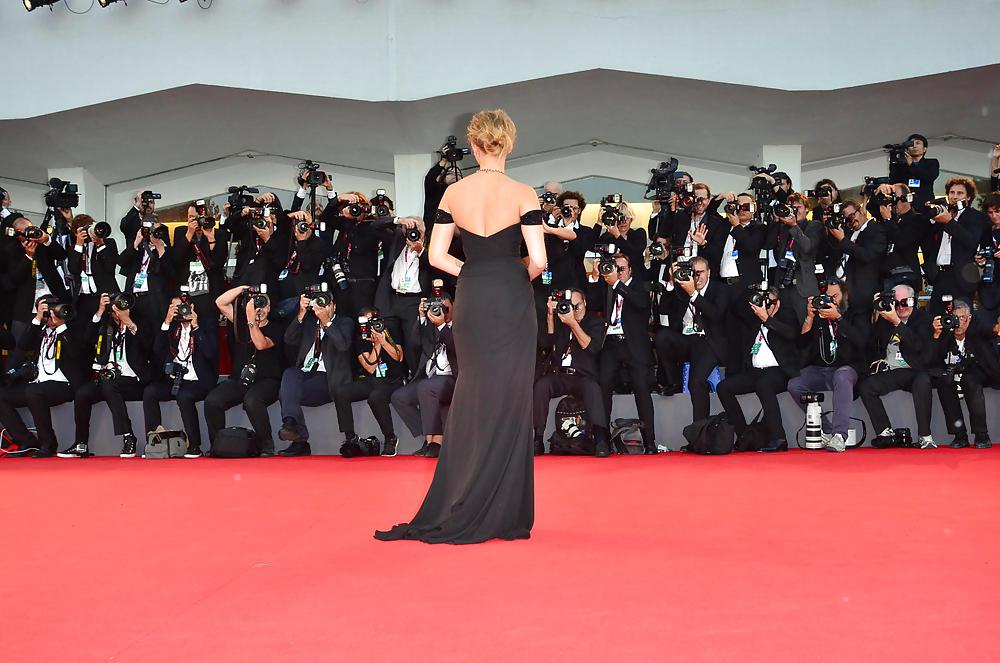 Scarlett johansso en el estreno de under the skin en venecia
 #23604529