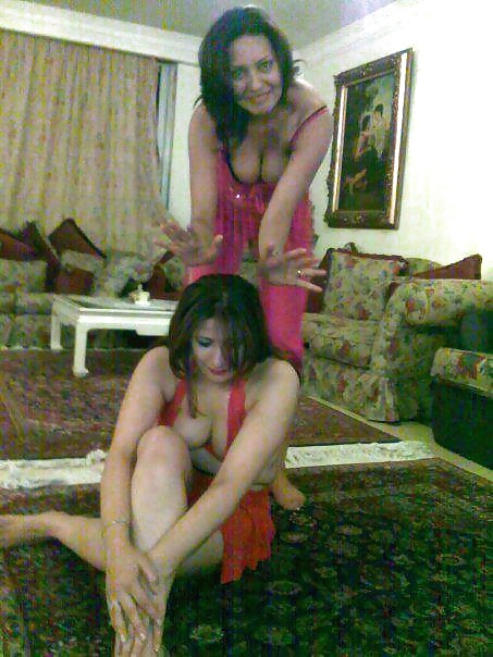 Arab girls 4u ( lesbianas colleftios - parte 4)
 #39656732