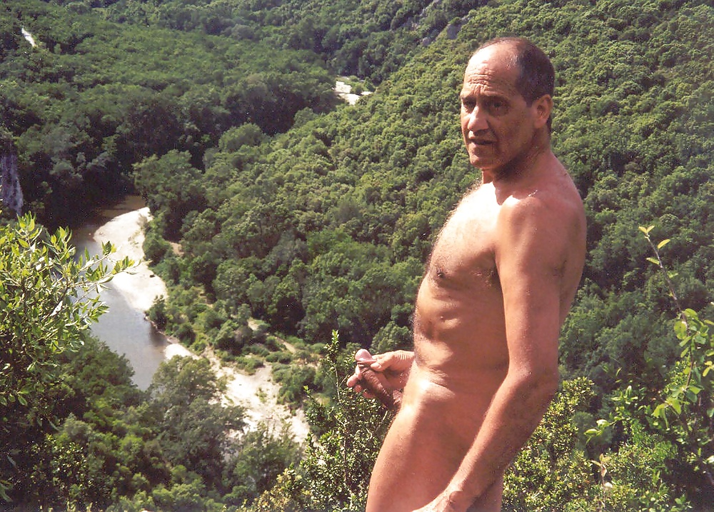 Foto di nudo e sesso all'aperto dalle nostre vacanze
 #40684861