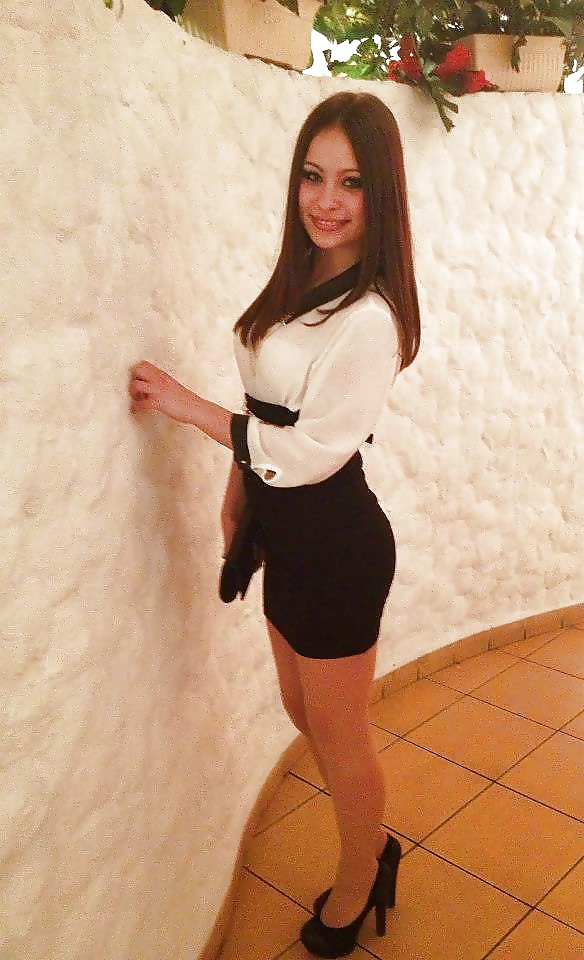 ボスニアのアナル舐め美女
 #28745251