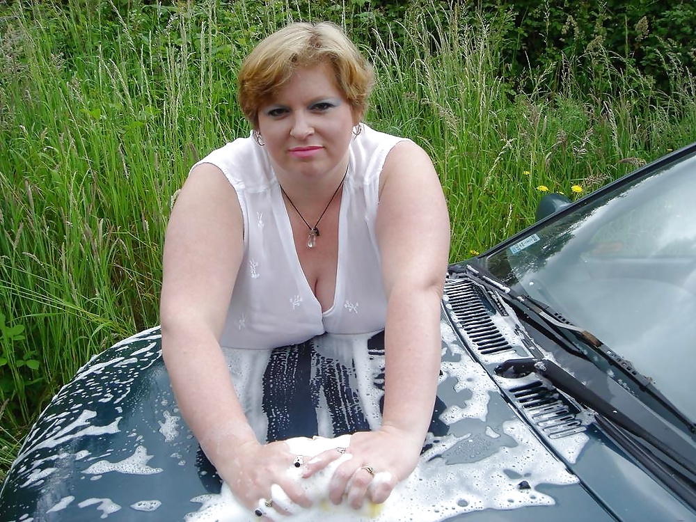 Gorgeous BBW! Washing the Car #39277477