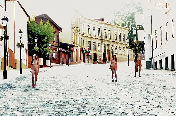 裸のウクライナ人少女ターニャ
 #36161647