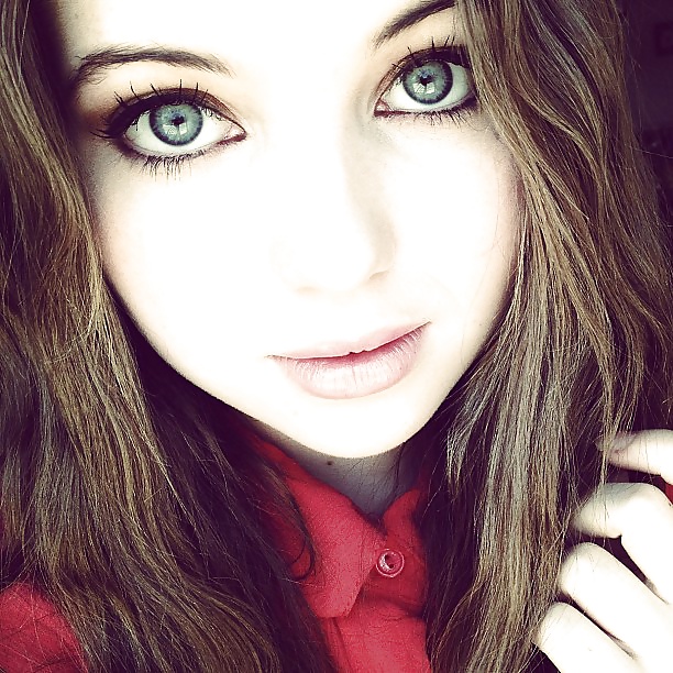 Sammi Hanratty
 #25500012