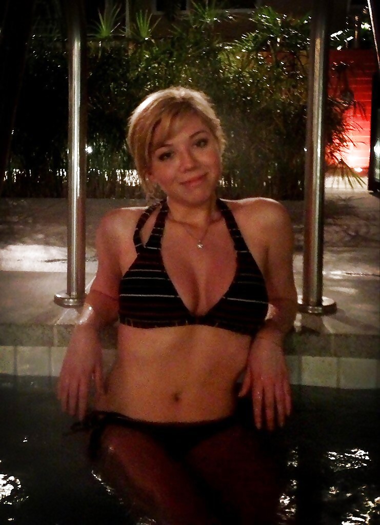 ジェネット・マッカーディ（Jennette mccurdy 
 #24279995