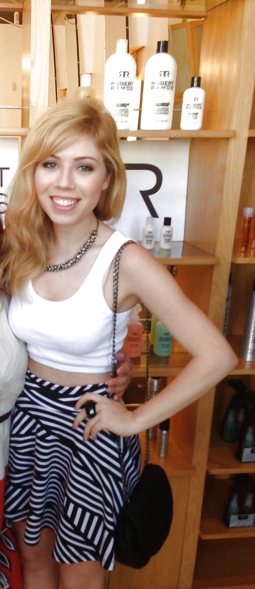 ジェネット・マッカーディ（Jennette mccurdy 
 #24280085