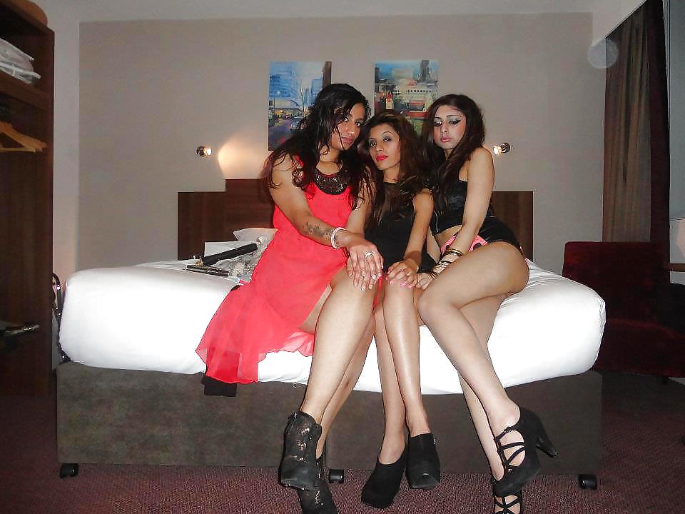 Indian uni chick and her friends #34888052