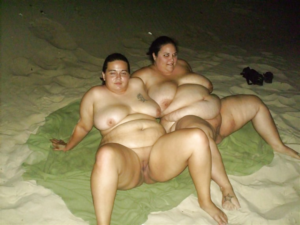 ¡Dos bbw! (en la playa a altas horas de la noche)
 #26324081