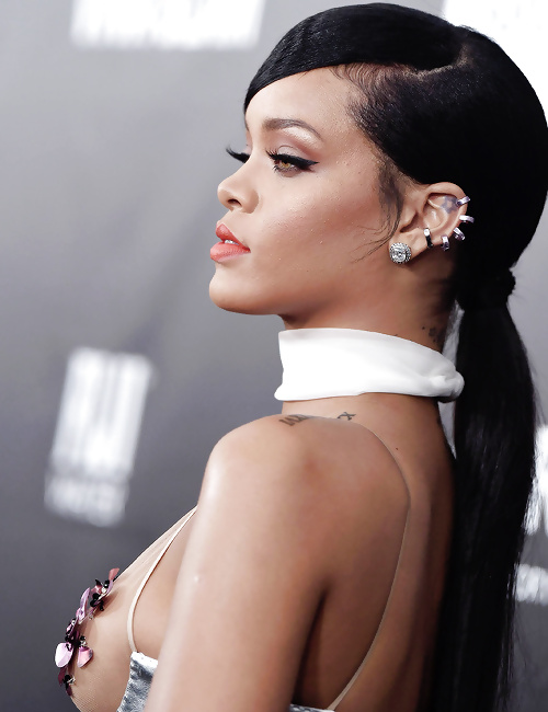 Rihanna Bei 2014 Amfar Inspiration Gala #31402648