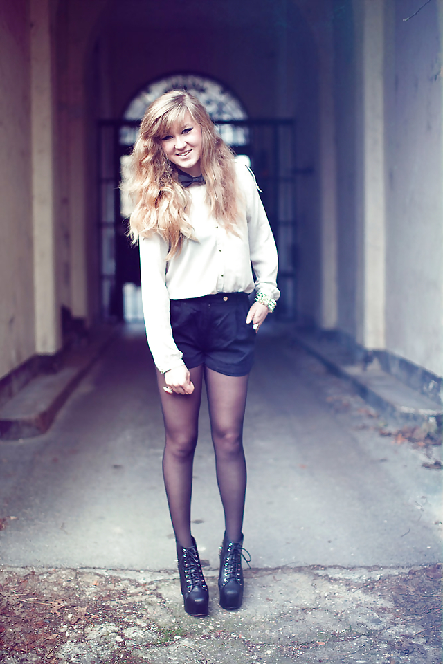 Blogger chicks
 #23906244