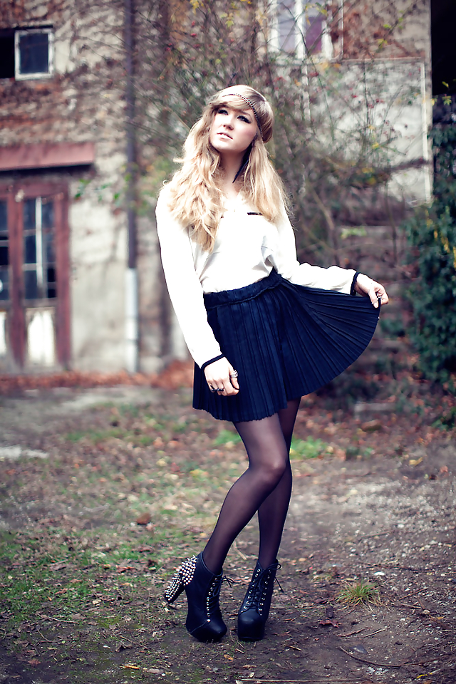 Blogger chicks #23906256