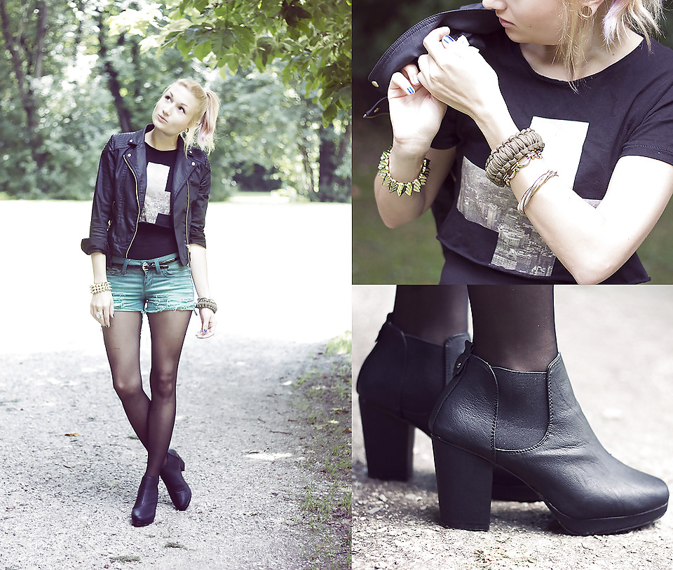 Blogger chicks #23906304