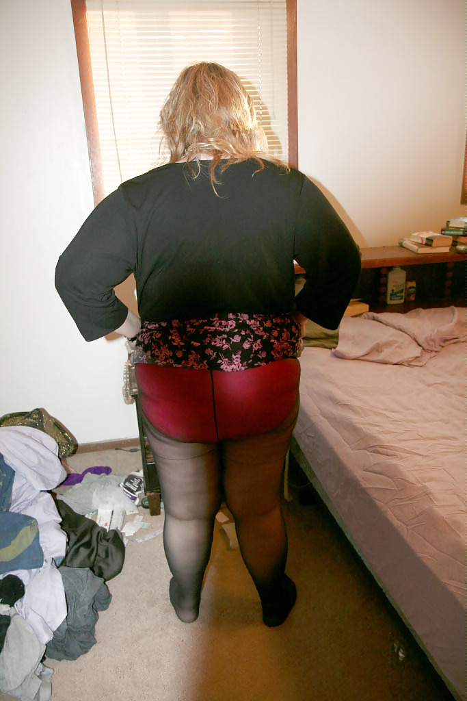BBW Mary Poses In Her Pantyhose  #39523985